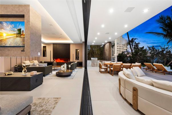 Dining room, Interior, Living room, Recessed Lighting