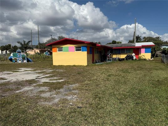 Backyard, Exterior, Playground