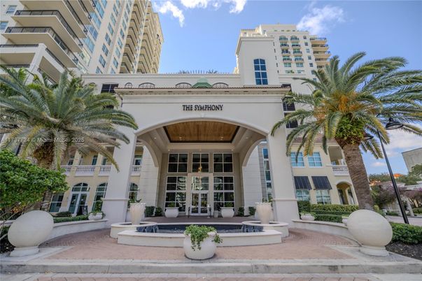 Exterior, Facade, Condo Building