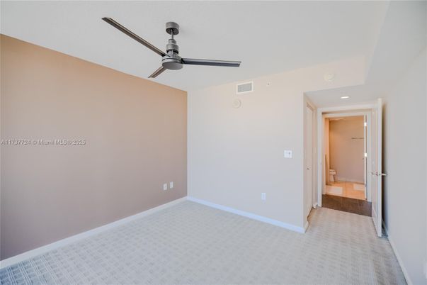 Bathroom, Empty room, Interior, Recessed Lighting