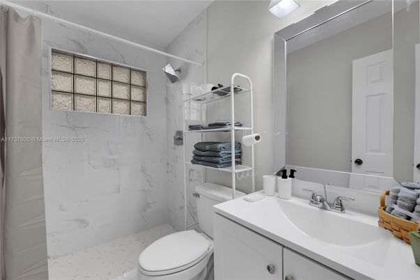 Bathroom, Interior, Marble Walls
