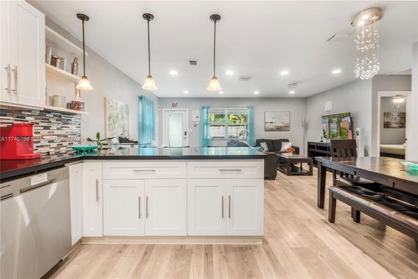 Dining room, Interior, Kitchen, Pendant Lights, Recessed Lighting, Wood Texture Flooring