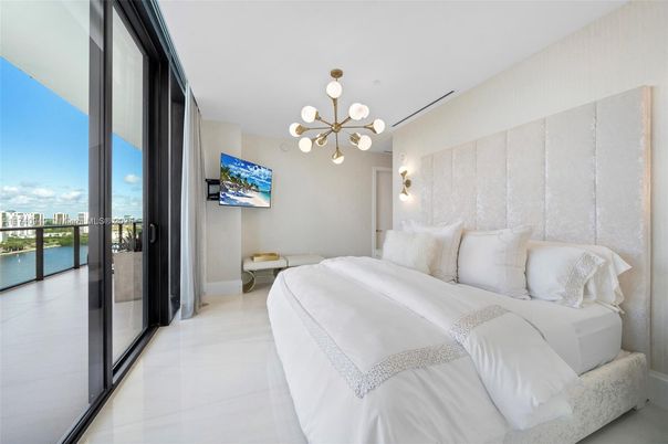Bedroom, Interior, Pendant Lights, Water