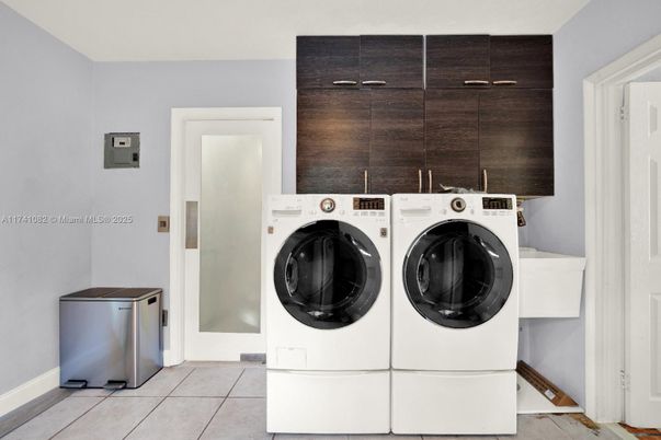 Interior, Washer