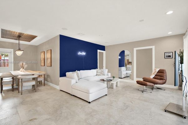 Dining room, Interior, Living room, Pendant Lights, Recessed Lighting