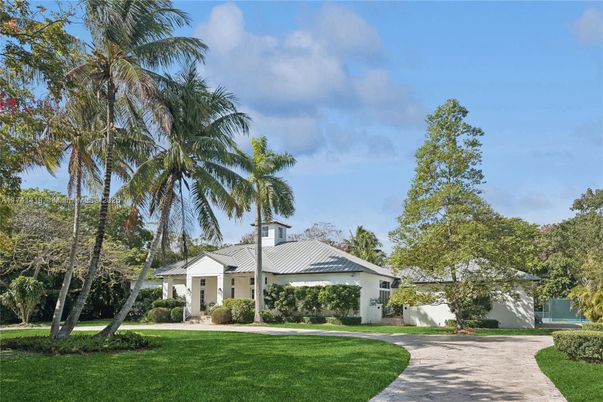 Backyard, Exterior, Facade, Ranch
