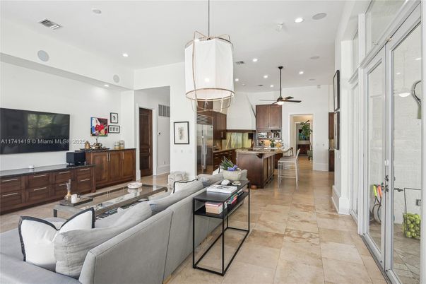 Interior, Kitchen, Living room, Pendant Lights, Recessed Lighting, Stainless Steel Appliances