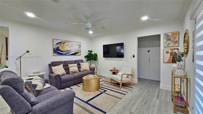 Interior, Living room, Recessed Lighting, Wood Texture Flooring