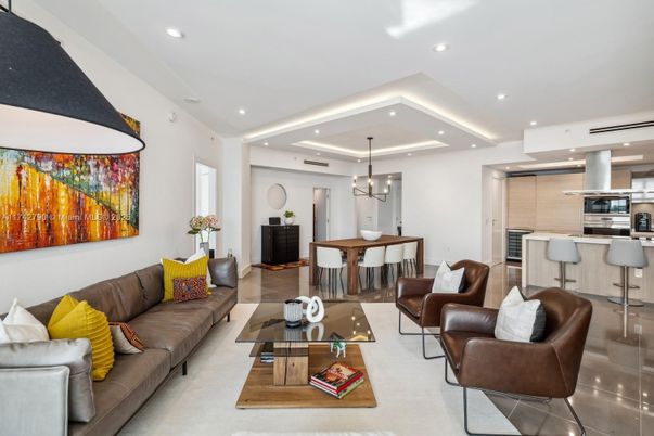 Dining room, Interior, Kitchen, Living room, Pendant Lights, Recessed Lighting, Stainless Steel Appliances