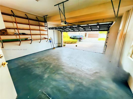 Garage, Interior