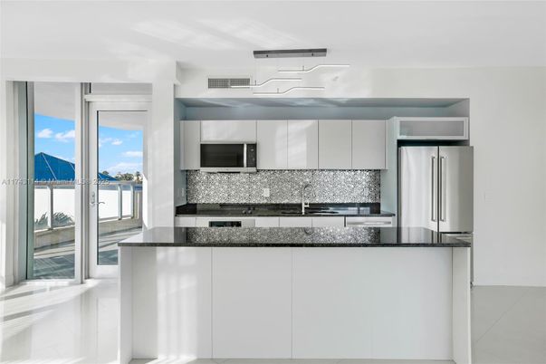 Interior, Kitchen, Stainless Steel Appliances, Water