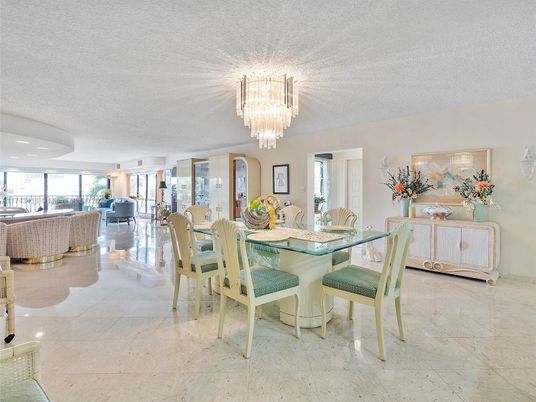 Chandelier, Dining room, Interior, Piano