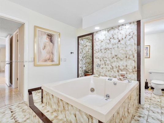 Bathroom, Interior, Recessed Lighting