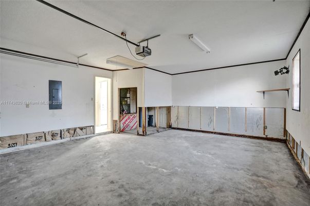 Garage, Interior
