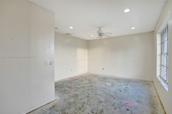 Empty room, Interior, Recessed Lighting