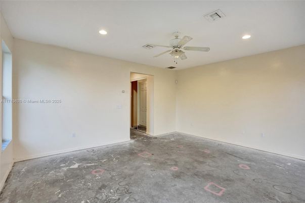 Empty room, Interior, Recessed Lighting