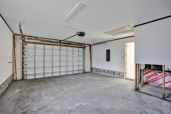 Garage, Interior