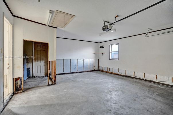 Garage, Interior