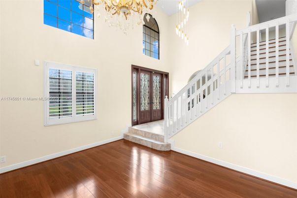 Chandelier, Interior, Wood Texture Flooring