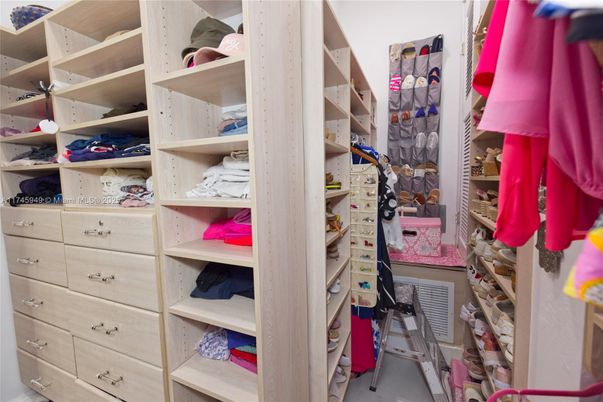 Interior, Walk-in Closets