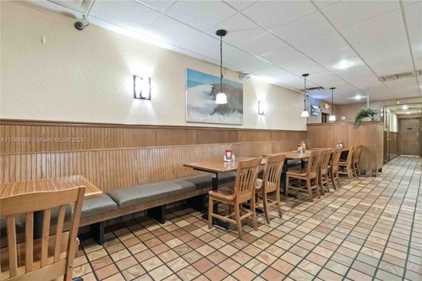 Dining room, Interior, Pendant Lights, Recessed Lighting