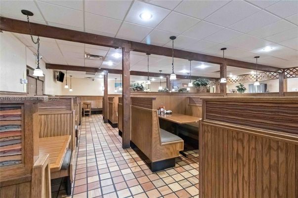 Interior, Pendant Lights, Recessed Lighting, Wooden Beams