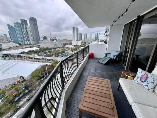Exterior, Other, Skyline