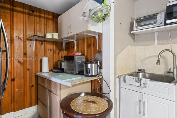 Interior, Kitchen, Tile Countertops