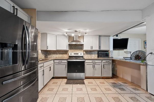 Interior, Kitchen, Stainless Steel Appliances