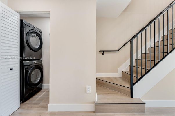 Interior, Utility Closets, Washer, Wood Texture Flooring