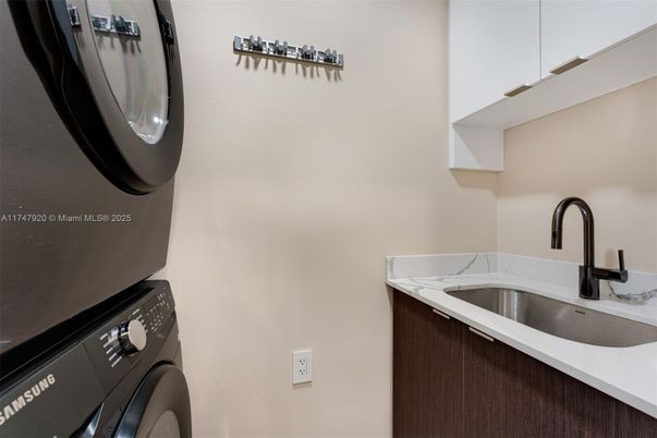 Interior, Utility Closets, Washer