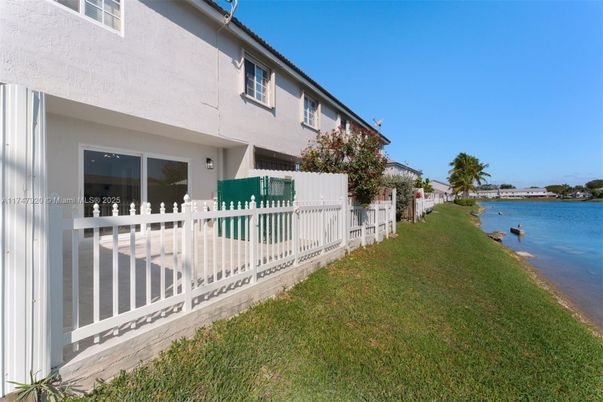Exterior, Lake, Water