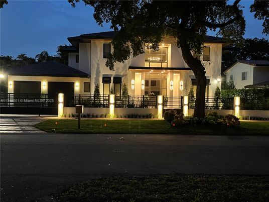 Attached, Exterior, Facade, Modern