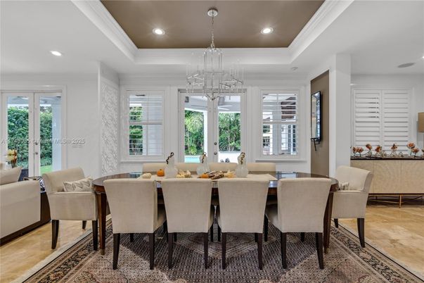 Chandelier, Dining room, Interior, Living room, Pendant Lights, Recessed Lighting