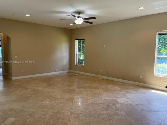 Empty room, Interior, Recessed Lighting