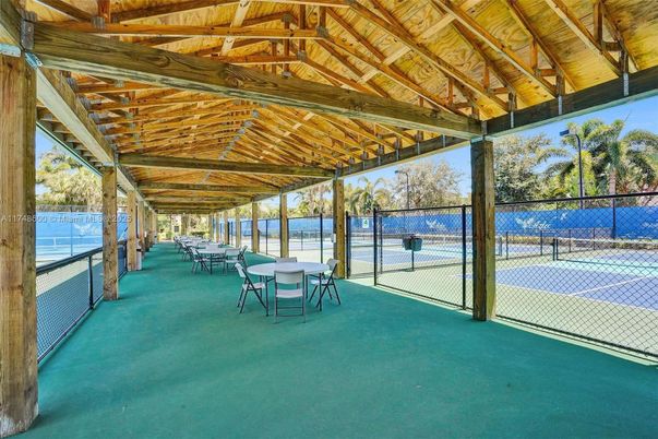 Exterior, Tennis Courts