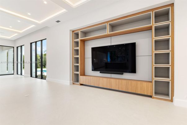 Empty room, Interior, Recessed Lighting