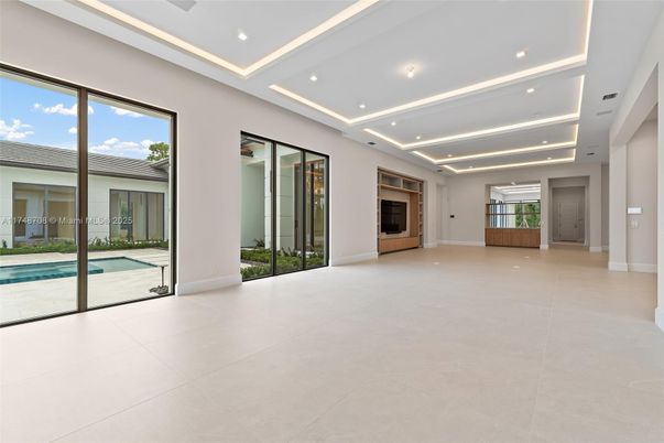 Empty room, Interior, Recessed Lighting