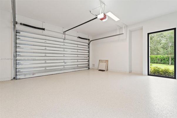 Garage, Interior