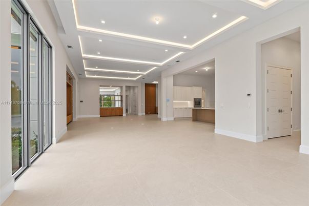 Empty room, Interior, Recessed Lighting