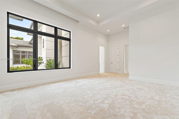 Empty room, Interior, Recessed Lighting