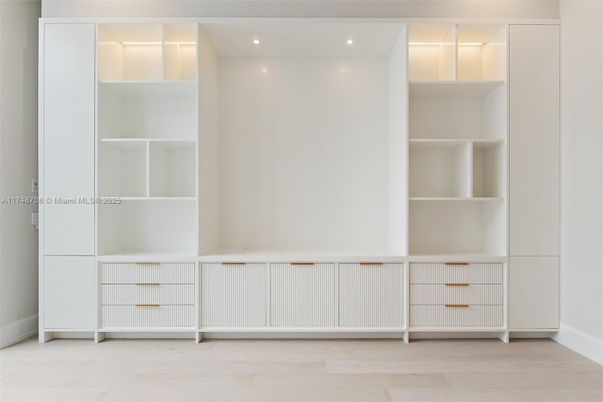 Interior, Recessed Lighting, Walk-in Closets, Wood Texture Flooring