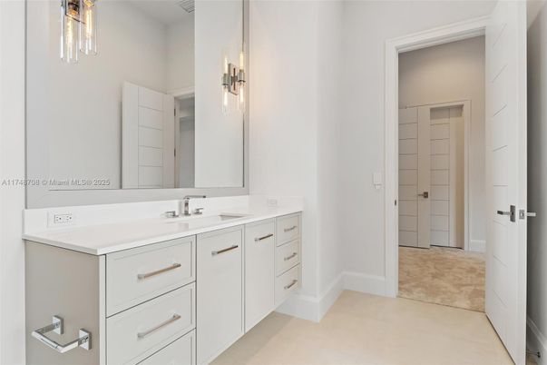 Bathroom, Dual Sink Vanities, Interior