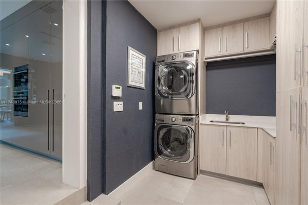 Interior, Recessed Lighting, Utility Closets, Washer