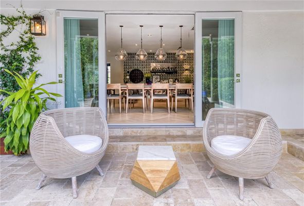 Dining room, Interior, Pendant Lights