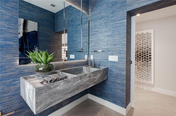 Bathroom, Interior, Recessed Lighting, Wood Texture Flooring