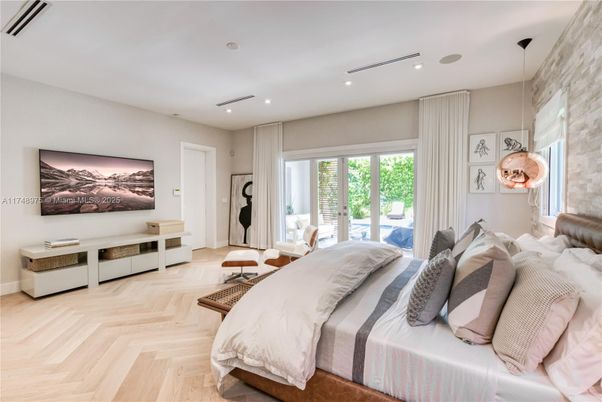 Bedroom, Interior, Pendant Lights, Recessed Lighting, Wood Texture Flooring