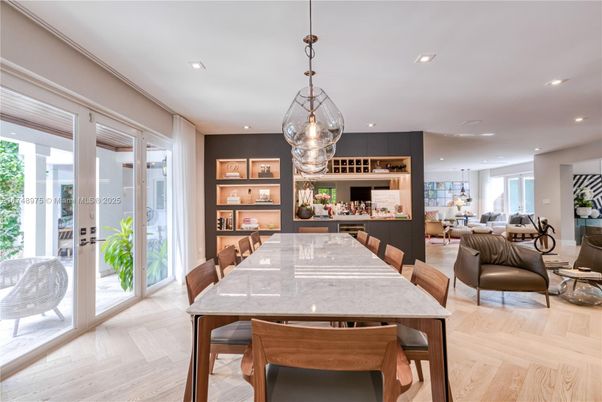 Dining room, Interior, Living room, Pendant Lights, Recessed Lighting, Wood Texture Flooring