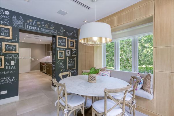 Dining room, Interior, Pendant Lights, Recessed Lighting