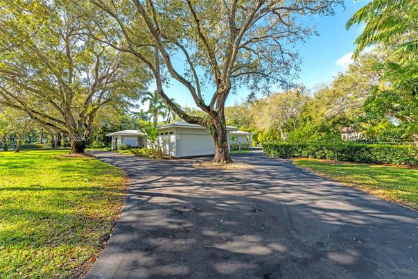 Backyard, Detached Garage, Exterior